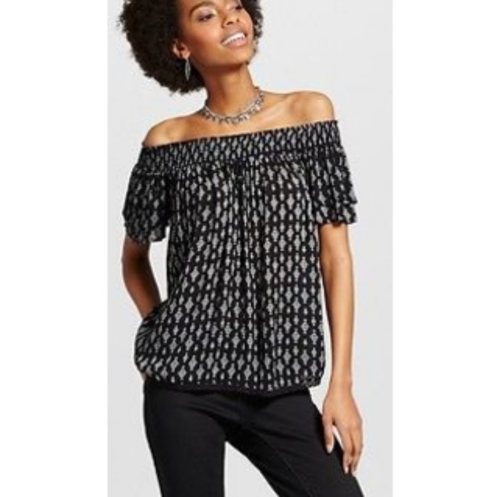 NWOT Off the Shoulder Top Small